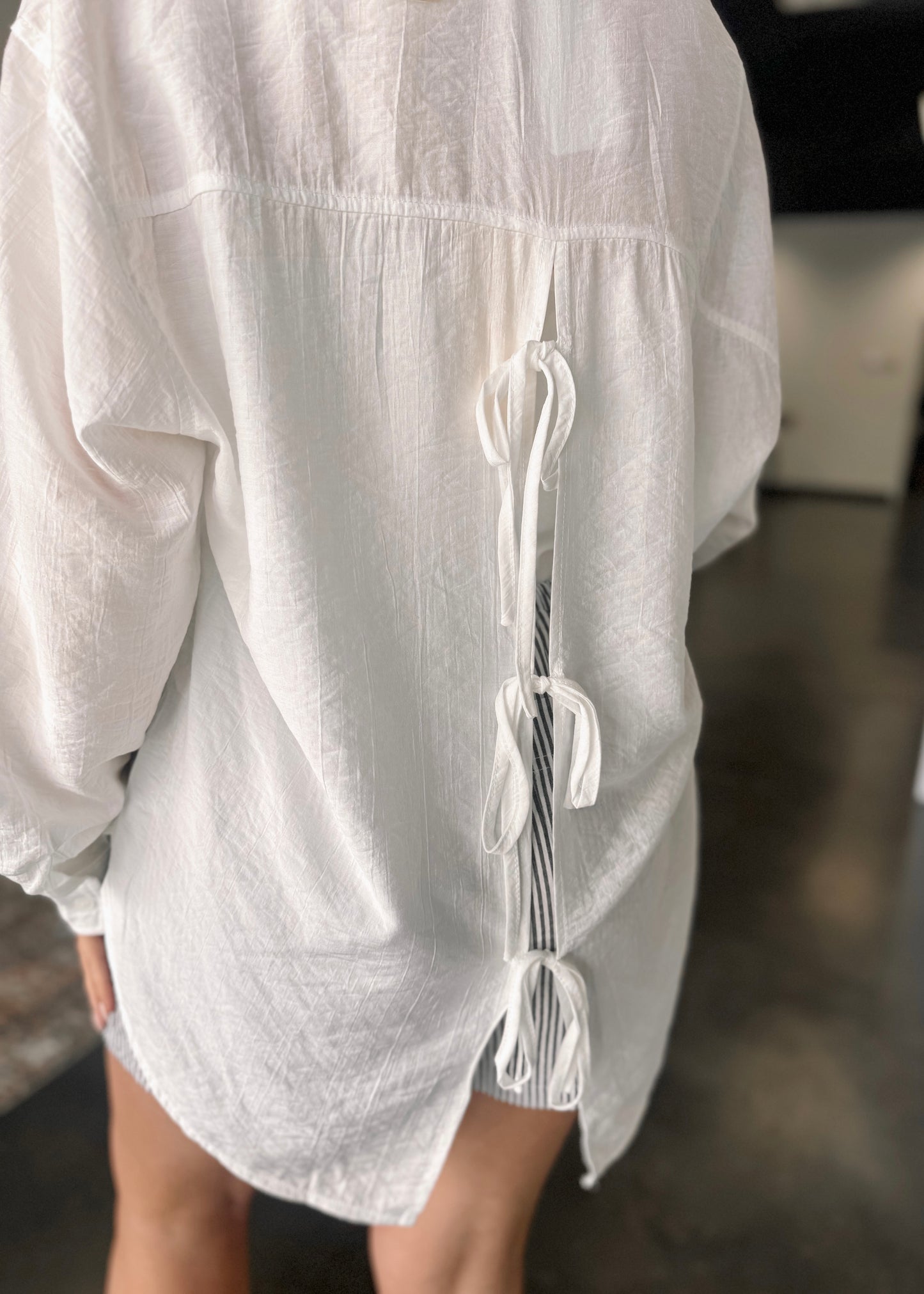 White Bow Detailed Button Up Top
